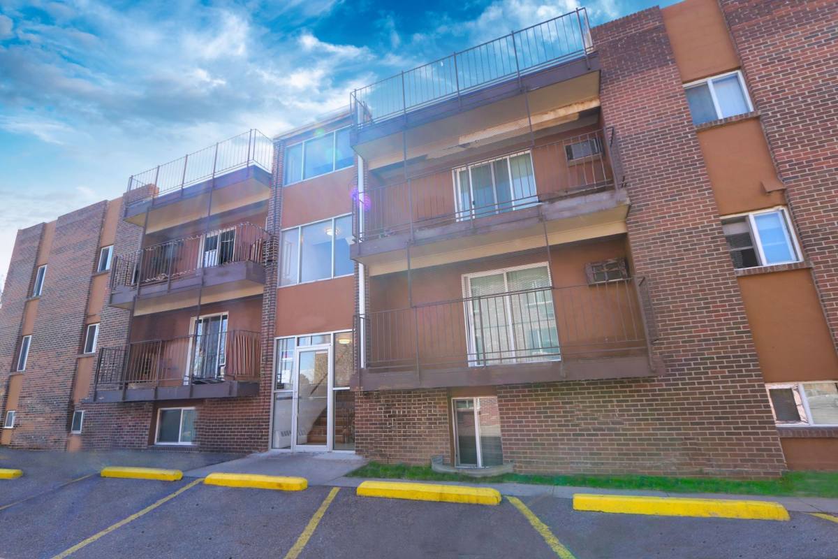Apartment for rent at 1321 Yosemite St, Denver, CO 80220