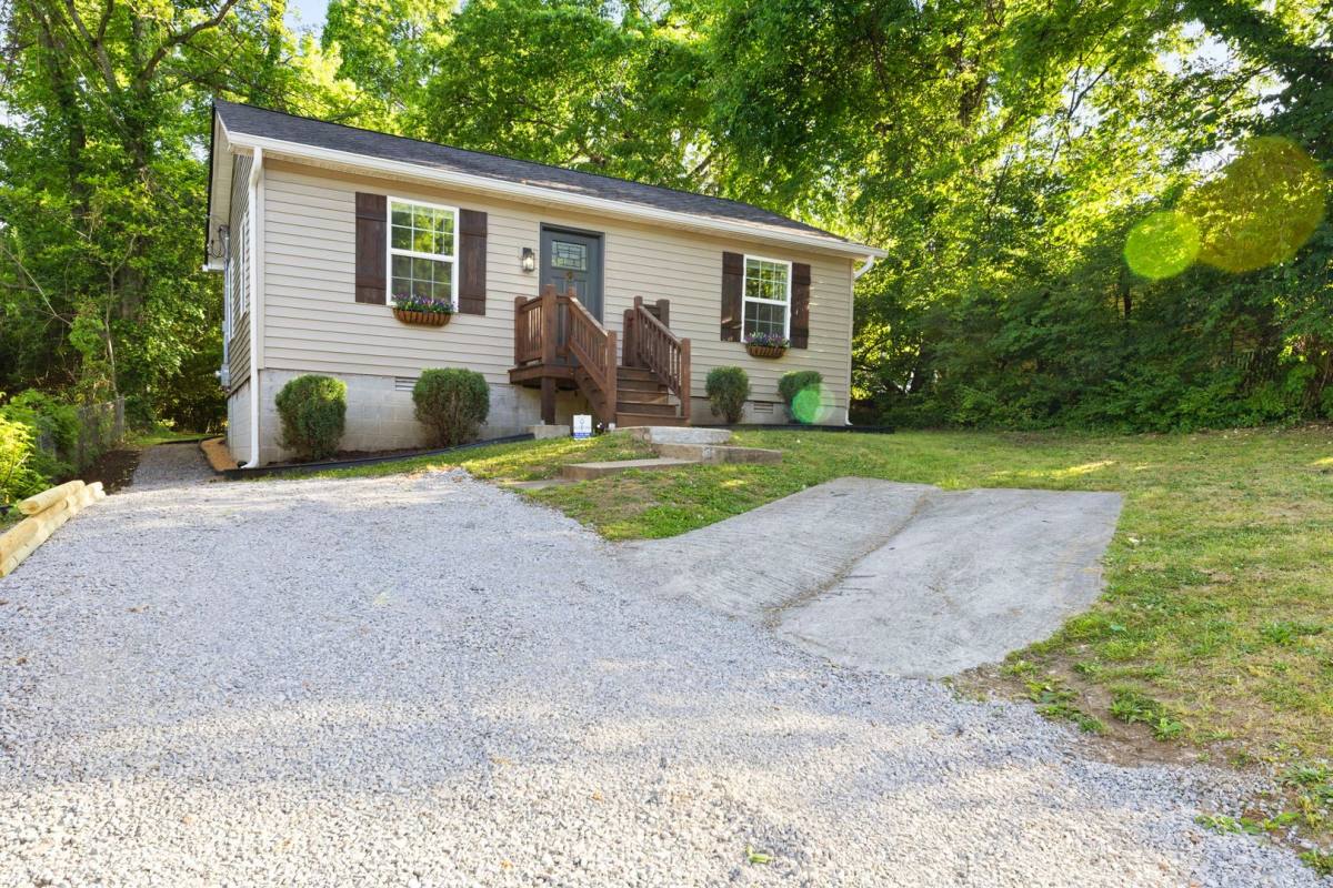 House for rent at 1206 Cedar St, Clarksville, TN 37040