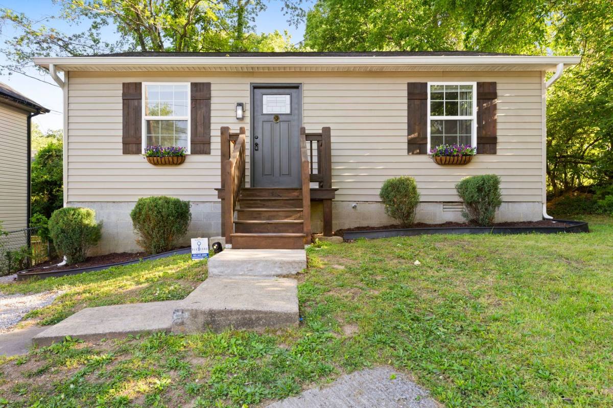 House for rent at 1206 Cedar St, Clarksville, TN 37040