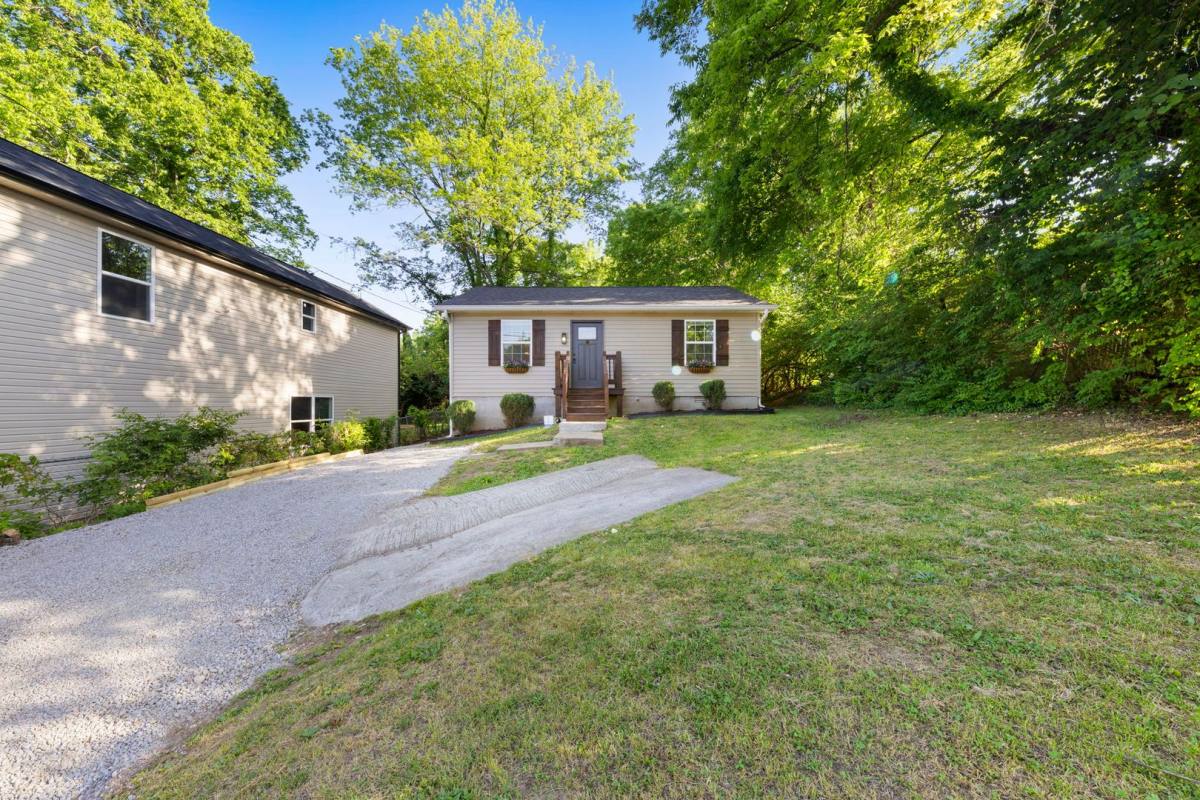 House for rent at 1206 Cedar St, Clarksville, TN 37040
