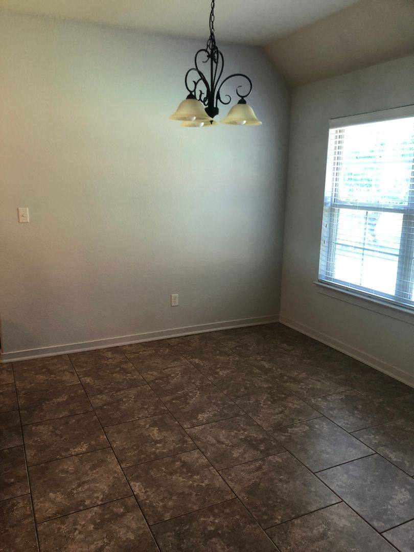 House for rent at 3690 Mountain View Dr, Fayetteville, AR 72701
