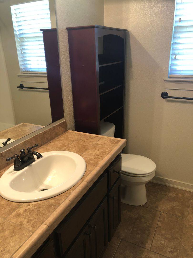 House for rent at 3690 Mountain View Dr, Fayetteville, AR 72701