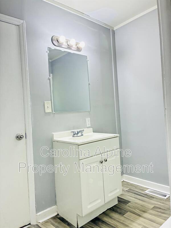 House for rent at 516 E Peachtree St, Dallas, NC 28034