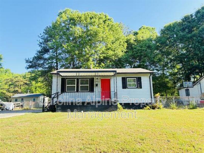 House for rent at 516 E Peachtree St, Dallas, NC 28034