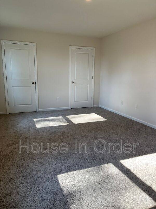 Townhouse for rent at 34 Malcolm Court, Candler, NC 28715