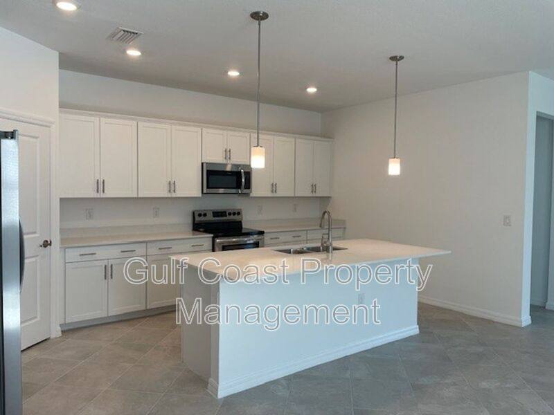 House for rent at 17384 Luminous Ave, Venice, FL 34293