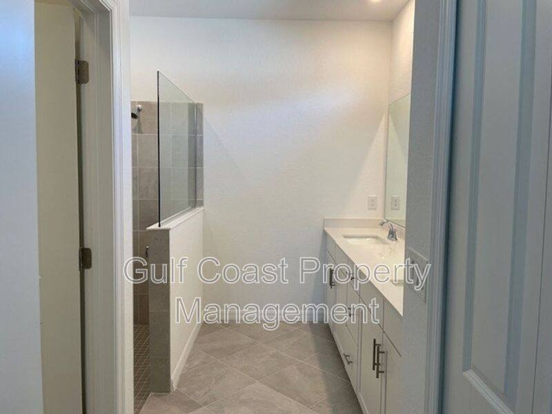 House for rent at 17384 Luminous Ave, Venice, FL 34293