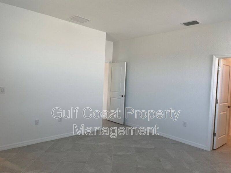 House for rent at 17384 Luminous Ave, Venice, FL 34293