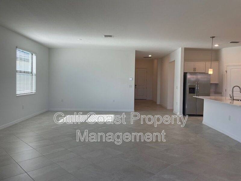 House for rent at 17384 Luminous Ave, Venice, FL 34293
