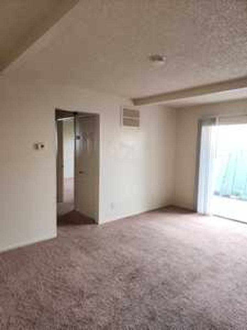Apartment for rent at 1301-1309 Ensenada Dr, Modesto, CA 95355