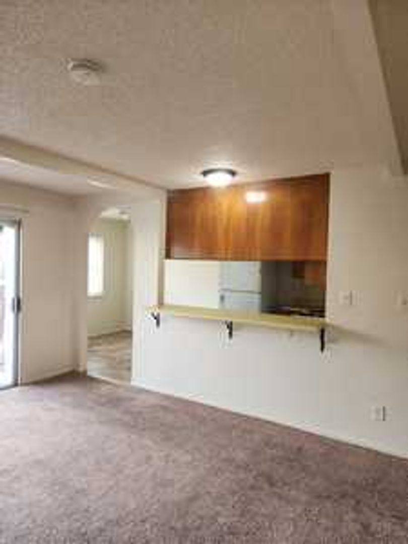 Apartment for rent at 1301-1309 Ensenada Dr, Modesto, CA 95355