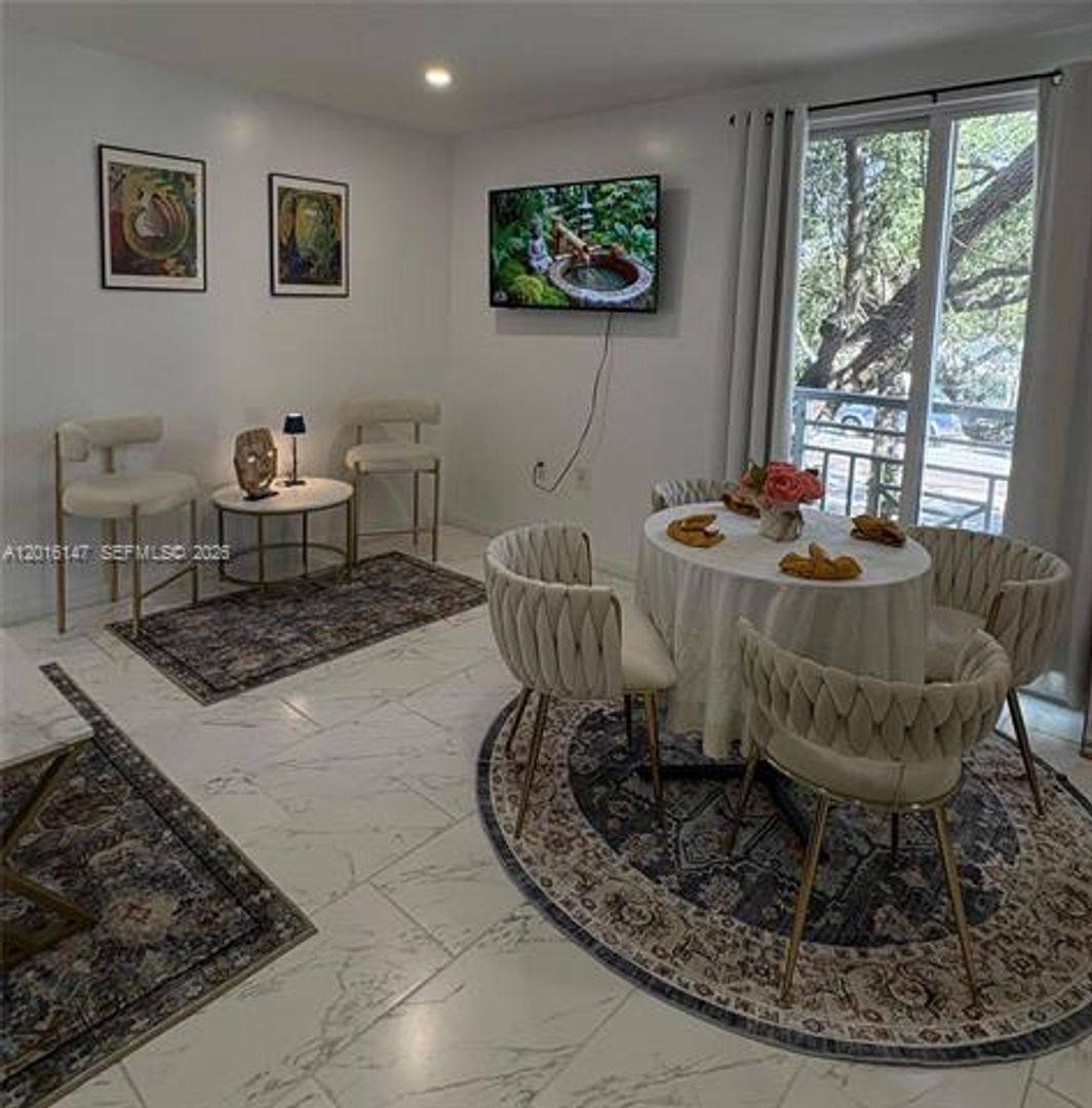 Apartment for rent at 3872 Grand Ave, Miami, FL 33133