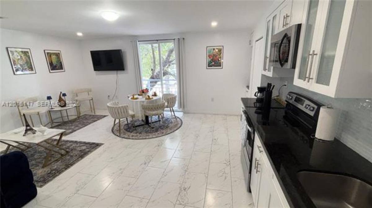 Apartment for rent at 3872 Grand Ave, Miami, FL 33133