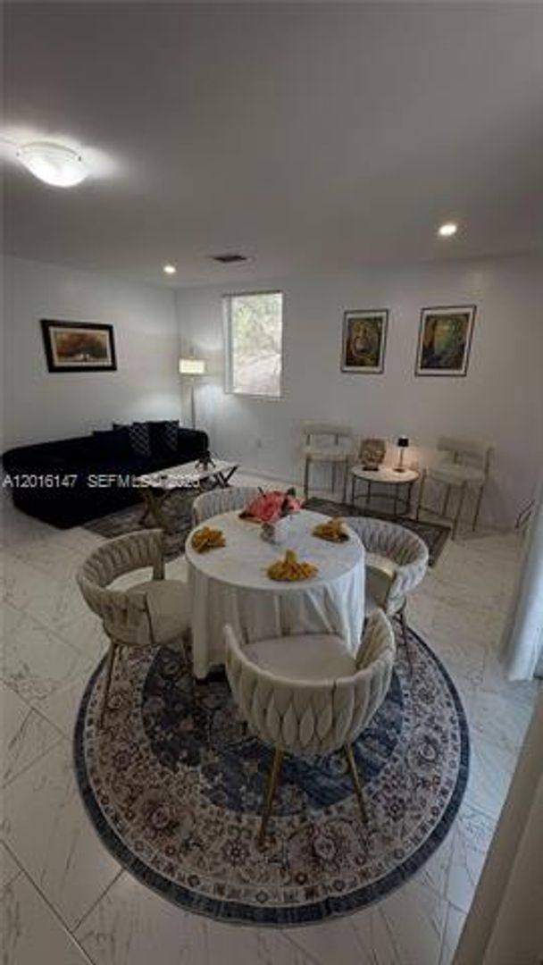 Apartment for rent at 3872 Grand Ave, Miami, FL 33133