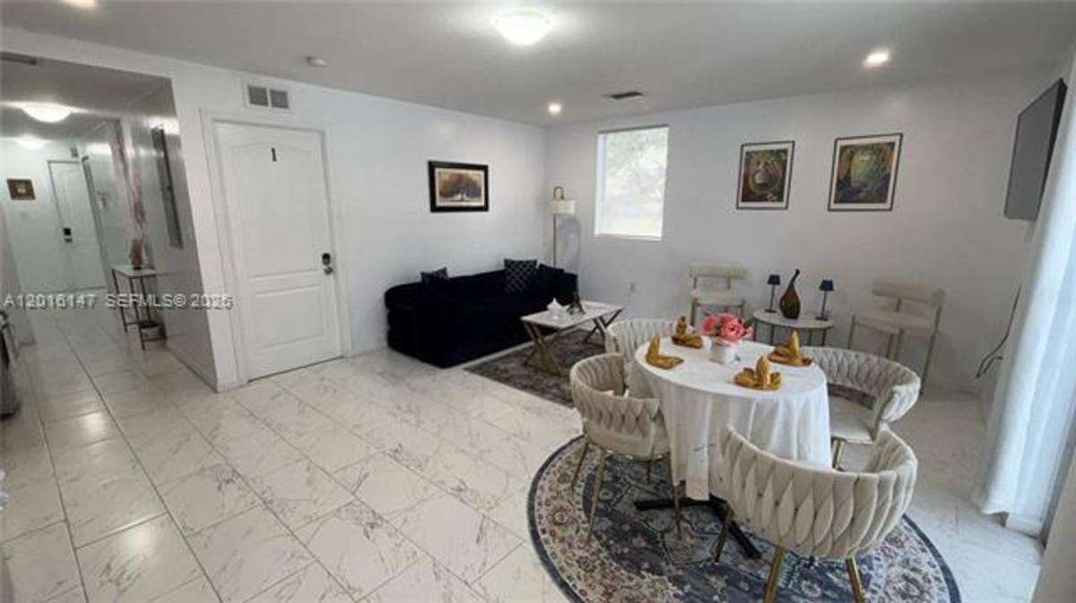 Apartment for rent at 3872 Grand Ave, Miami, FL 33133
