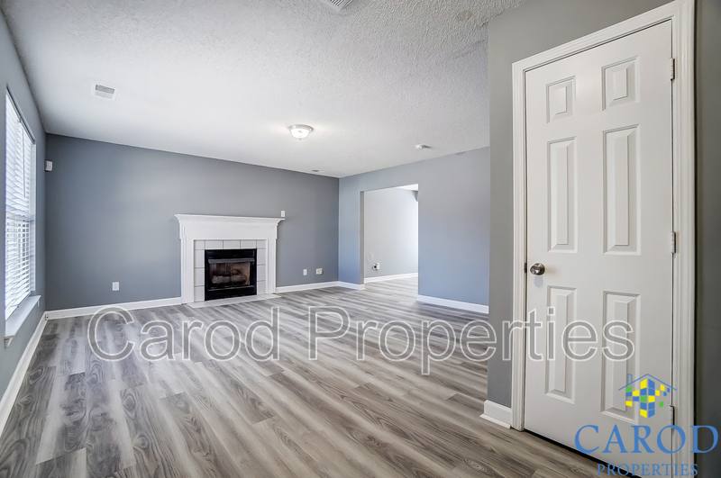 House for rent at 1015 Alston Hills Dr, Charlotte, NC 28214