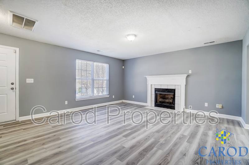 House for rent at 1015 Alston Hills Dr, Charlotte, NC 28214