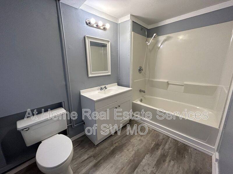 House for rent at 729 E Garfield St, Springfield, MO 65803