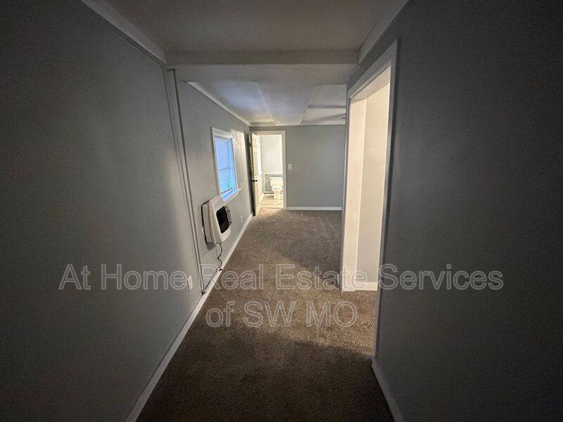 House for rent at 729 E Garfield St, Springfield, MO 65803