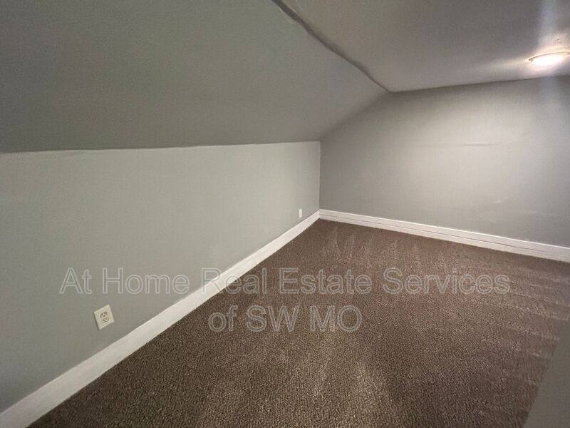 House for rent at 729 E Garfield St, Springfield, MO 65803