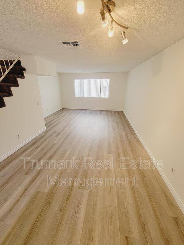 Townhouse for rent at 553 E Orange Grove #D, Burbank, CA 91501