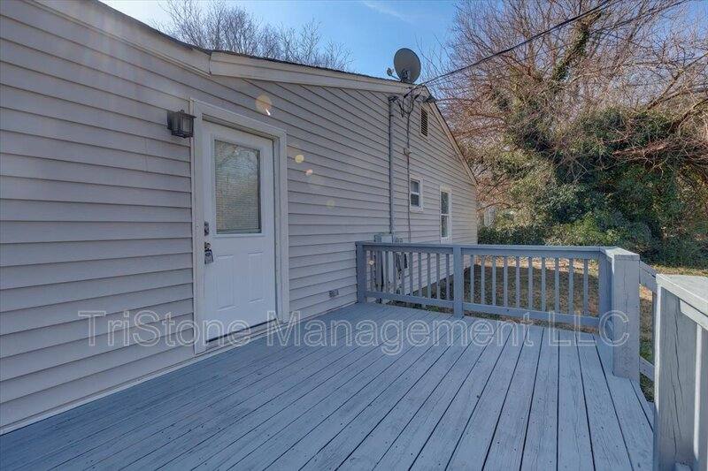 House for rent at 1242 Fordham Rd, Charlotte, NC 28208
