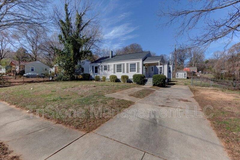 House for rent at 1242 Fordham Rd, Charlotte, NC 28208