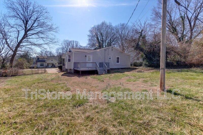 House for rent at 1242 Fordham Rd, Charlotte, NC 28208