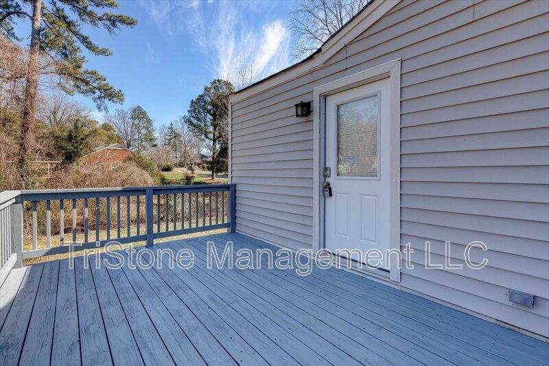 House for rent at 1242 Fordham Rd, Charlotte, NC 28208
