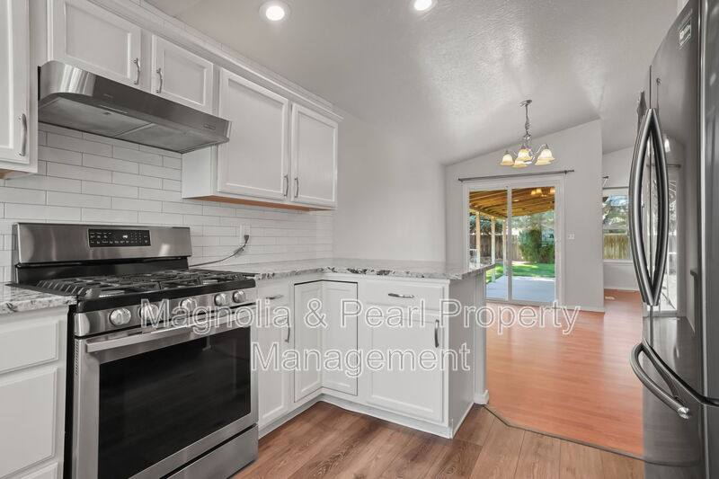 House for rent at 979 Peregrine Dr, Middleton, ID 83644