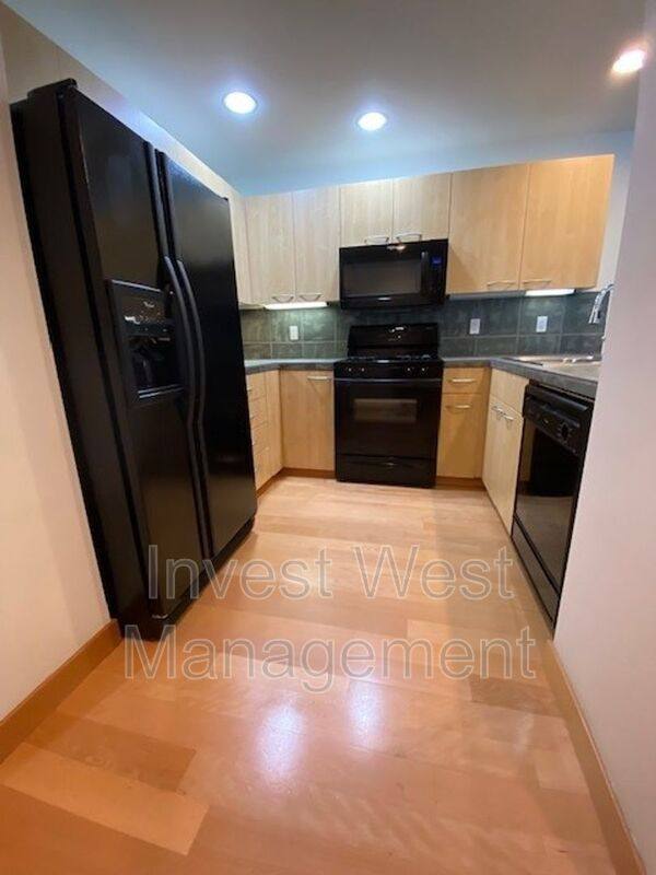 Condo for rent at 300 W 8th St #307, Vancouver, WA 98660