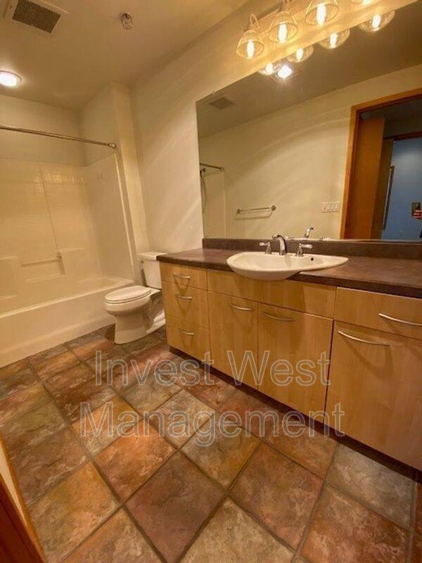 Condo for rent at 300 W 8th St #307, Vancouver, WA 98660