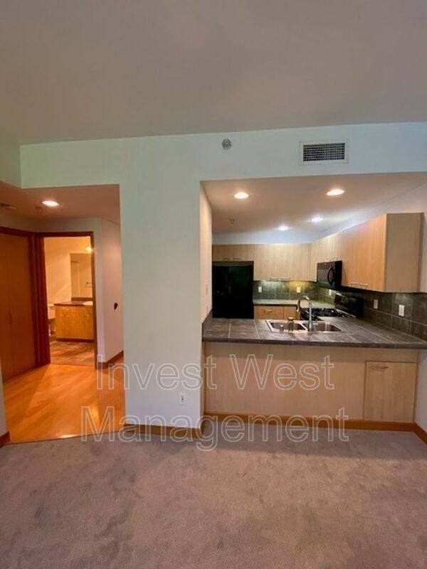 Condo for rent at 300 W 8th St #307, Vancouver, WA 98660