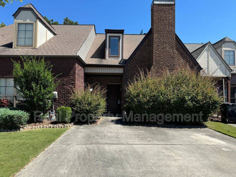 Townhouse for rent at 4248 Ashwood Cove, Birmingham, AL 35216