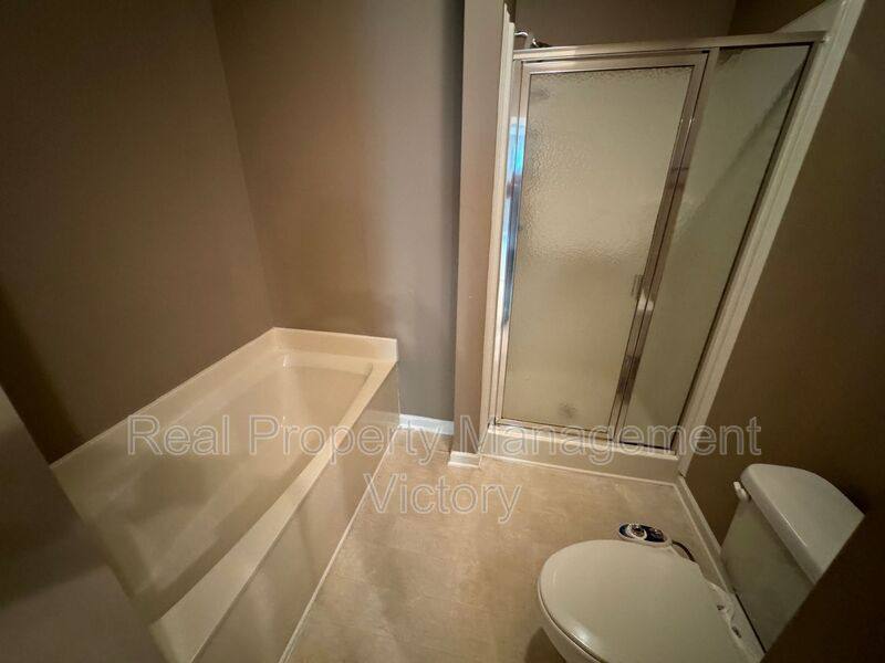 Townhouse for rent at 4248 Ashwood Cove, Birmingham, AL 35216