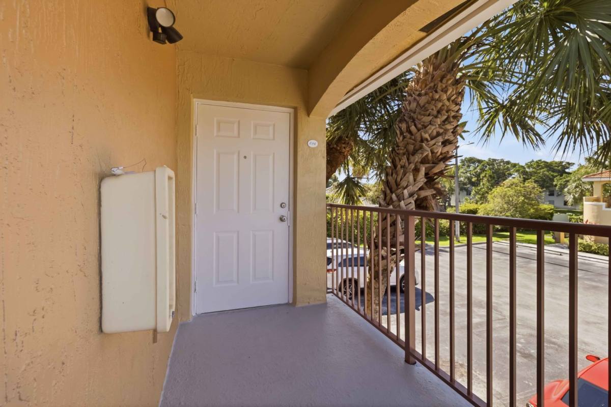 Condo for rent at 621 NW 78th Terrace, Hollywood, FL 33024