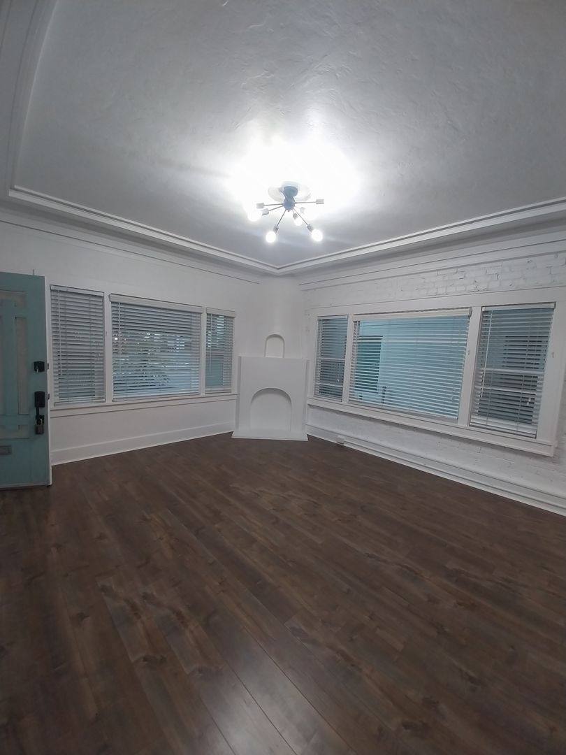 Apartment for rent at 1325 - 1333 E Ocean Blvd, Long Beach, CA 90802