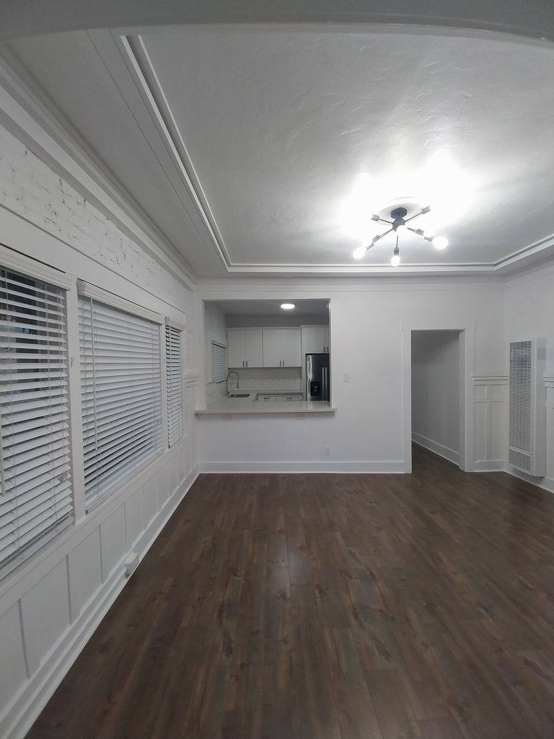 Apartment for rent at 1325 - 1333 E Ocean Blvd, Long Beach, CA 90802
