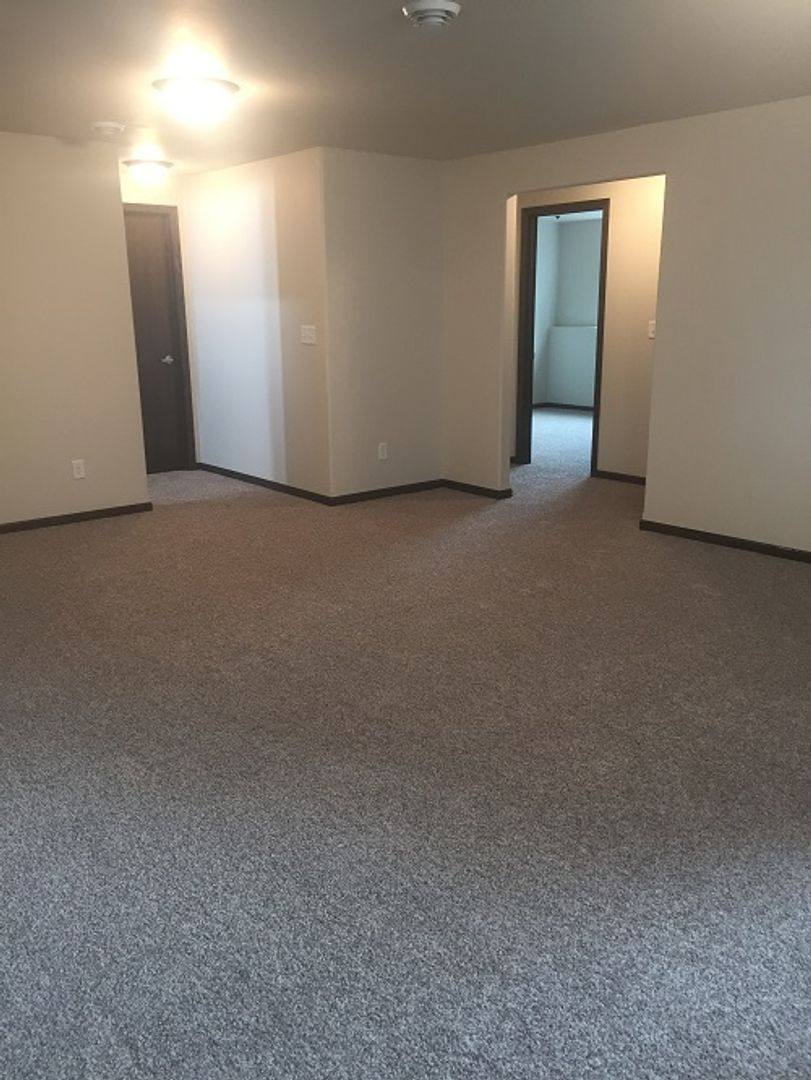 House for rent at 911 Eaglewood Ave, West Fargo, ND 58078