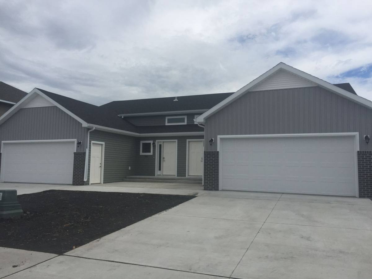 House for rent at 911 Eaglewood Ave, West Fargo, ND 58078