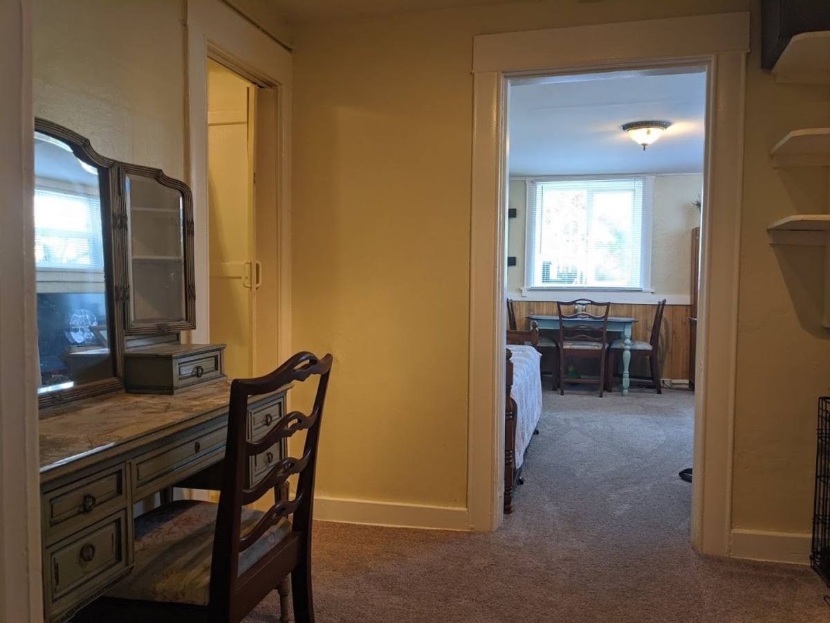Apartment for rent at 901 W Howe St, Seattle, WA 98119