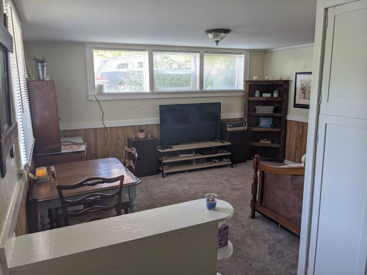 Apartment for rent at 901 W Howe St, Seattle, WA 98119