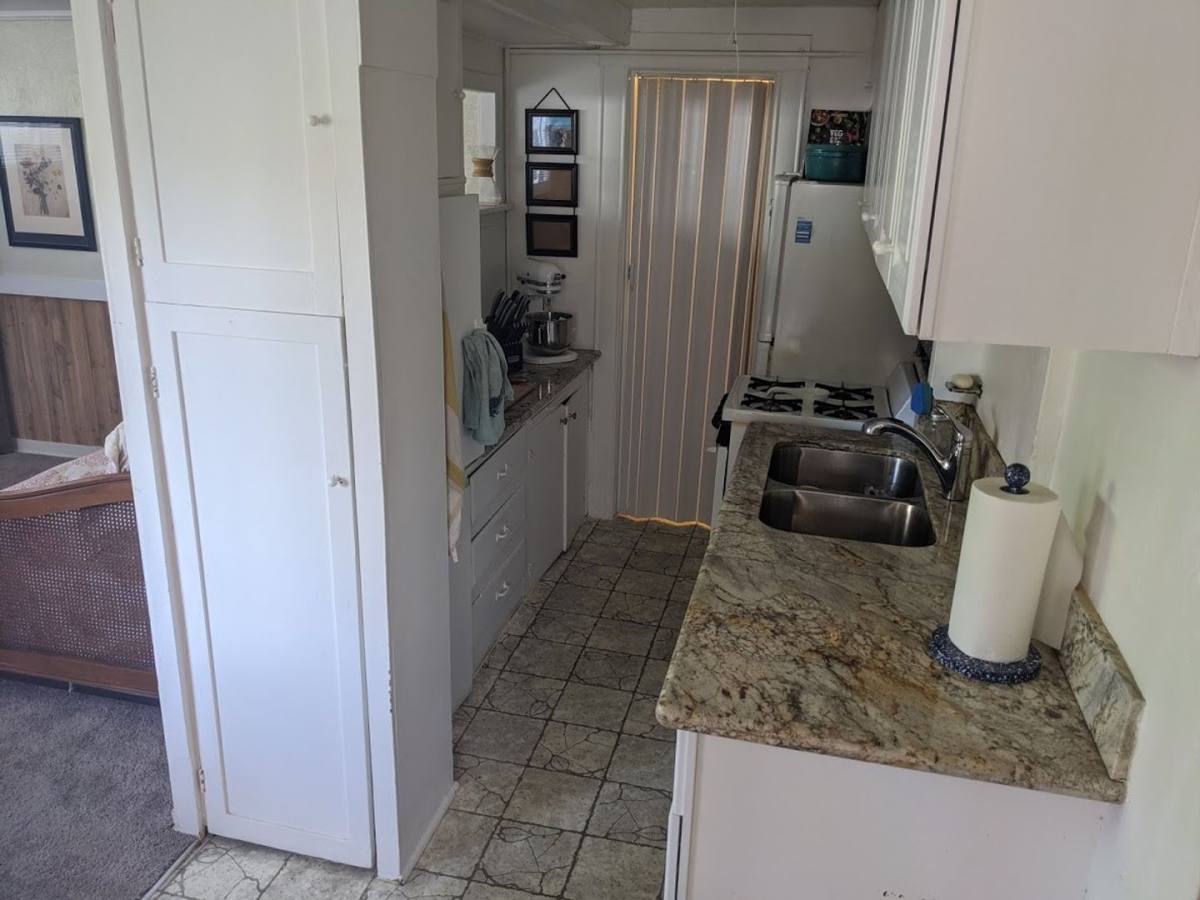 Apartment for rent at 901 W Howe St, Seattle, WA 98119