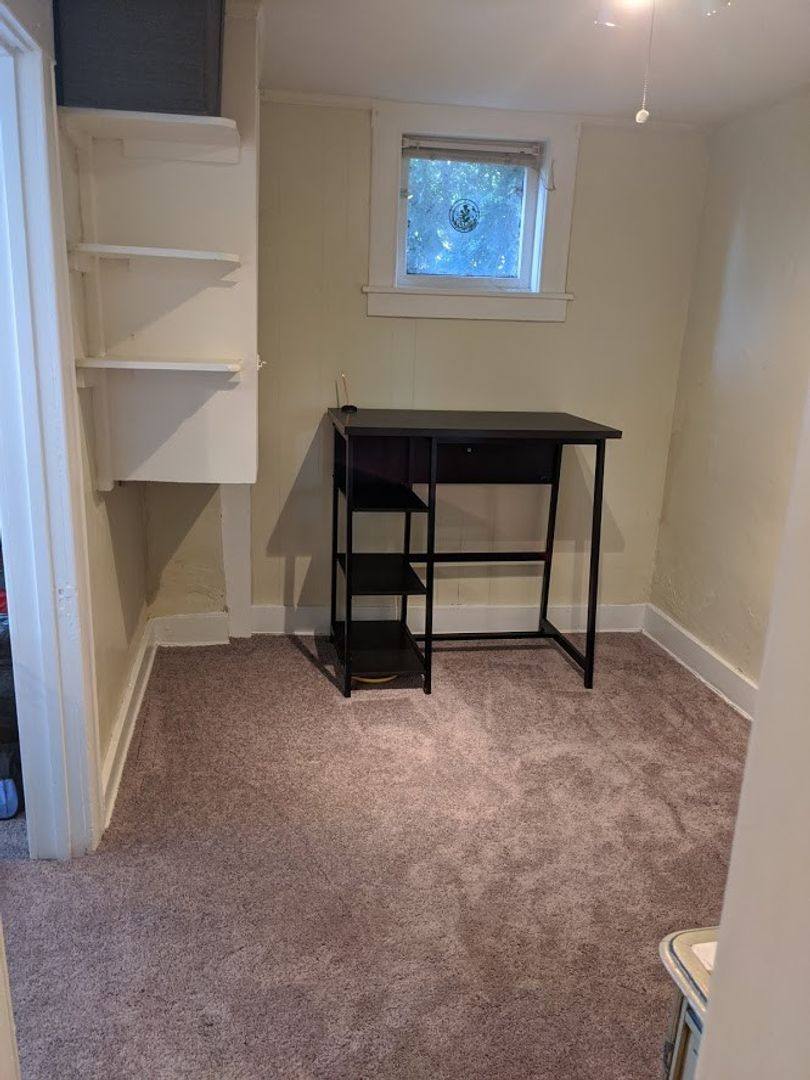 Apartment for rent at 901 W Howe St, Seattle, WA 98119