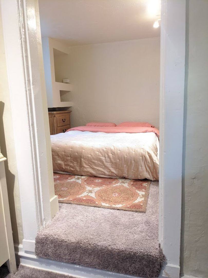 Apartment for rent at 901 W Howe St, Seattle, WA 98119