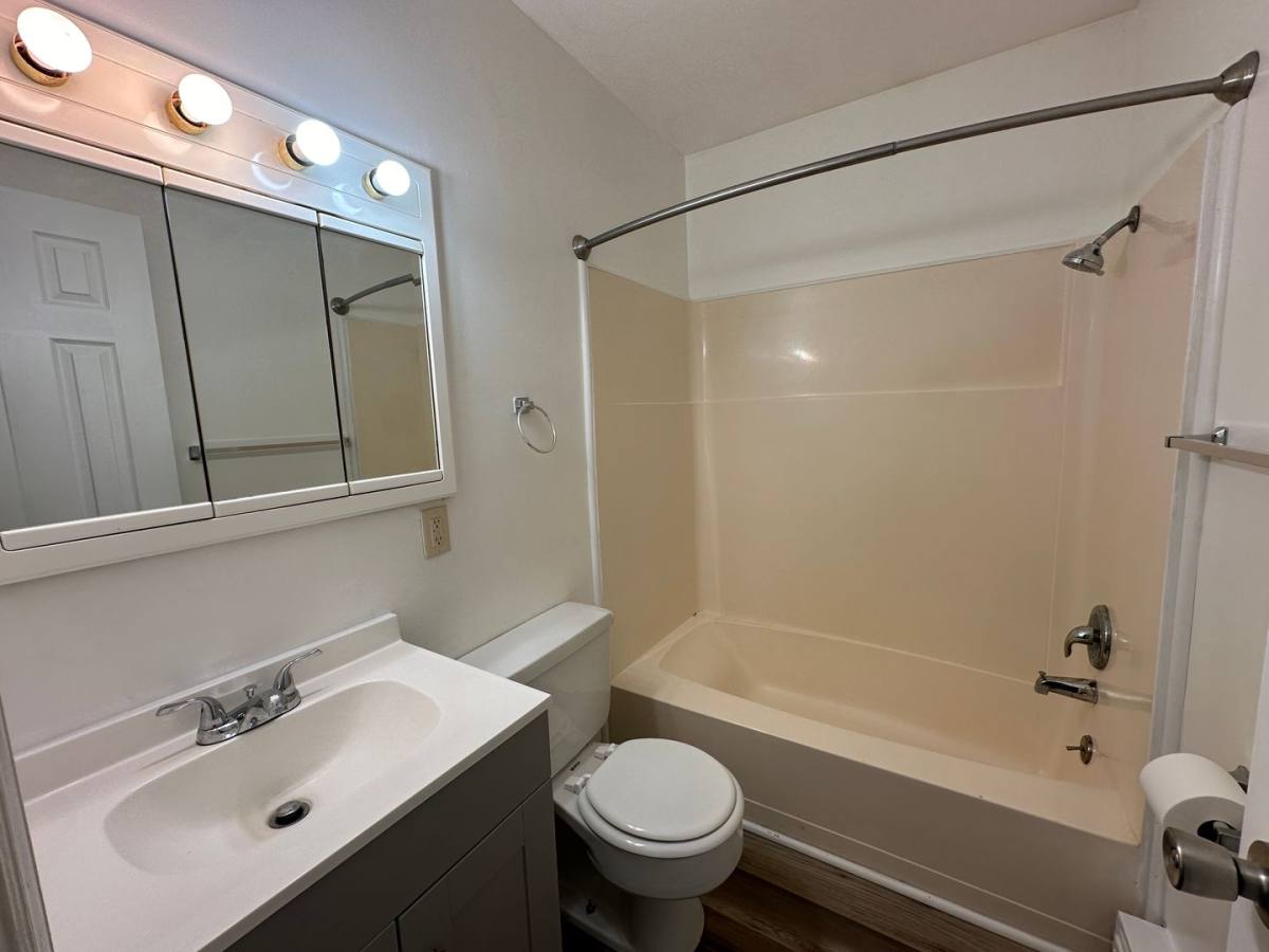 Apartment for rent at 103-111 John St, Parma, MI 49269