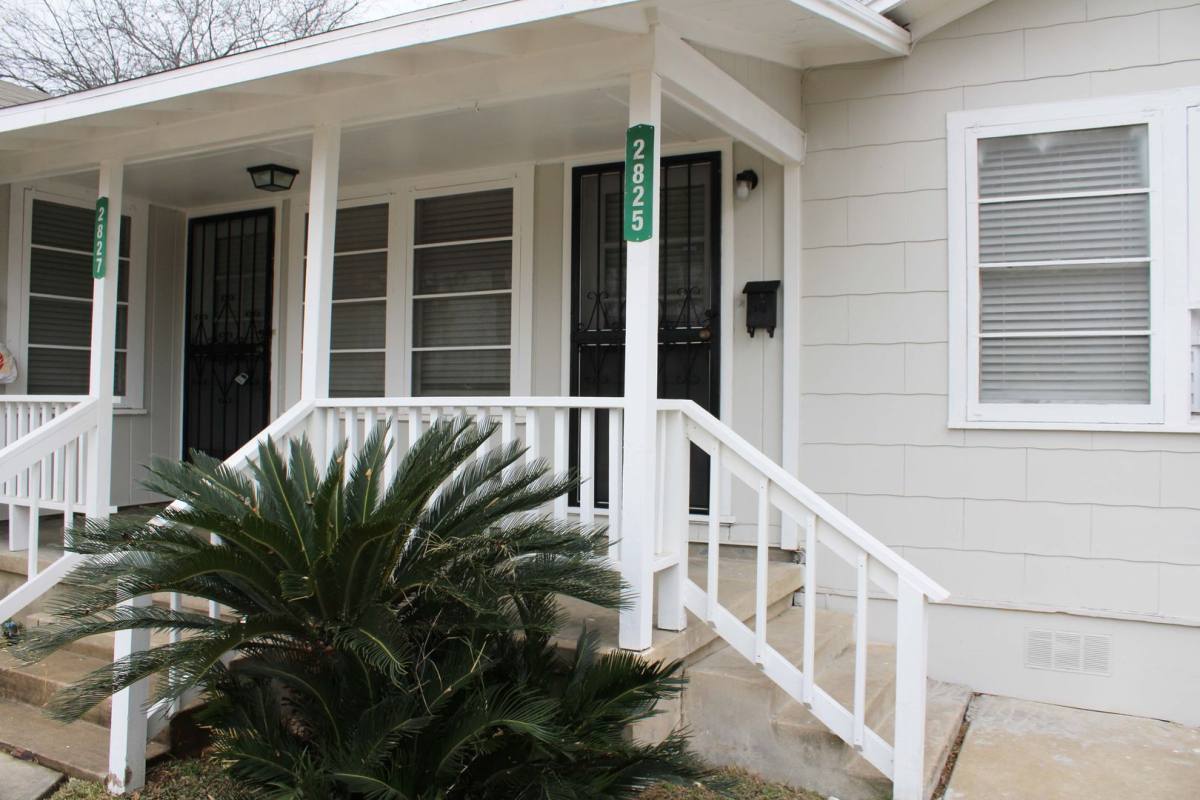 Townhouse for rent at 2825 W Woodlawn Ave, San Antonio, TX 78228