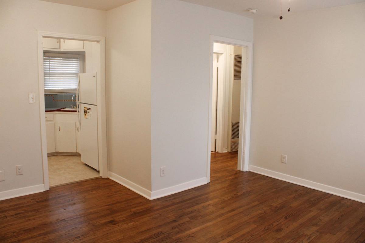 Townhouse for rent at 2825 W Woodlawn Ave, San Antonio, TX 78228