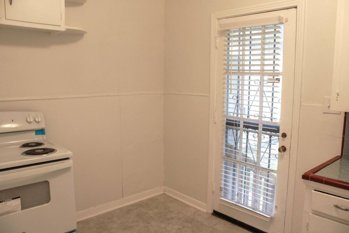 Townhouse for rent at 2825 W Woodlawn Ave, San Antonio, TX 78228