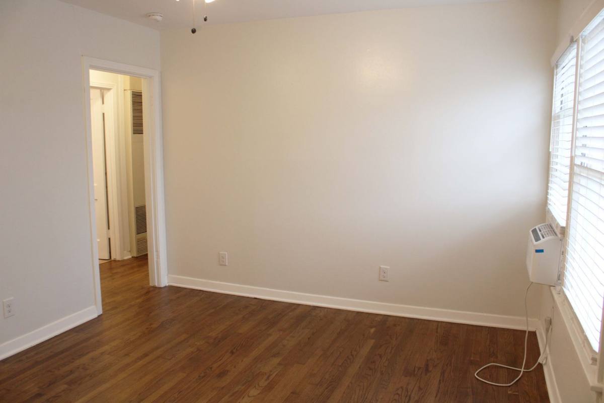 Townhouse for rent at 2825 W Woodlawn Ave, San Antonio, TX 78228